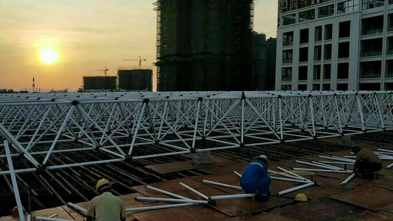 华阴螺栓球网架安装现场